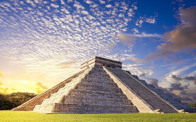 Kim tự tháp Chichen Itza